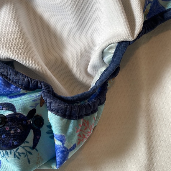2 Thirsties swim diapers size 2 (9-36 month | 18-40 lbs) - Picture 4 of 12